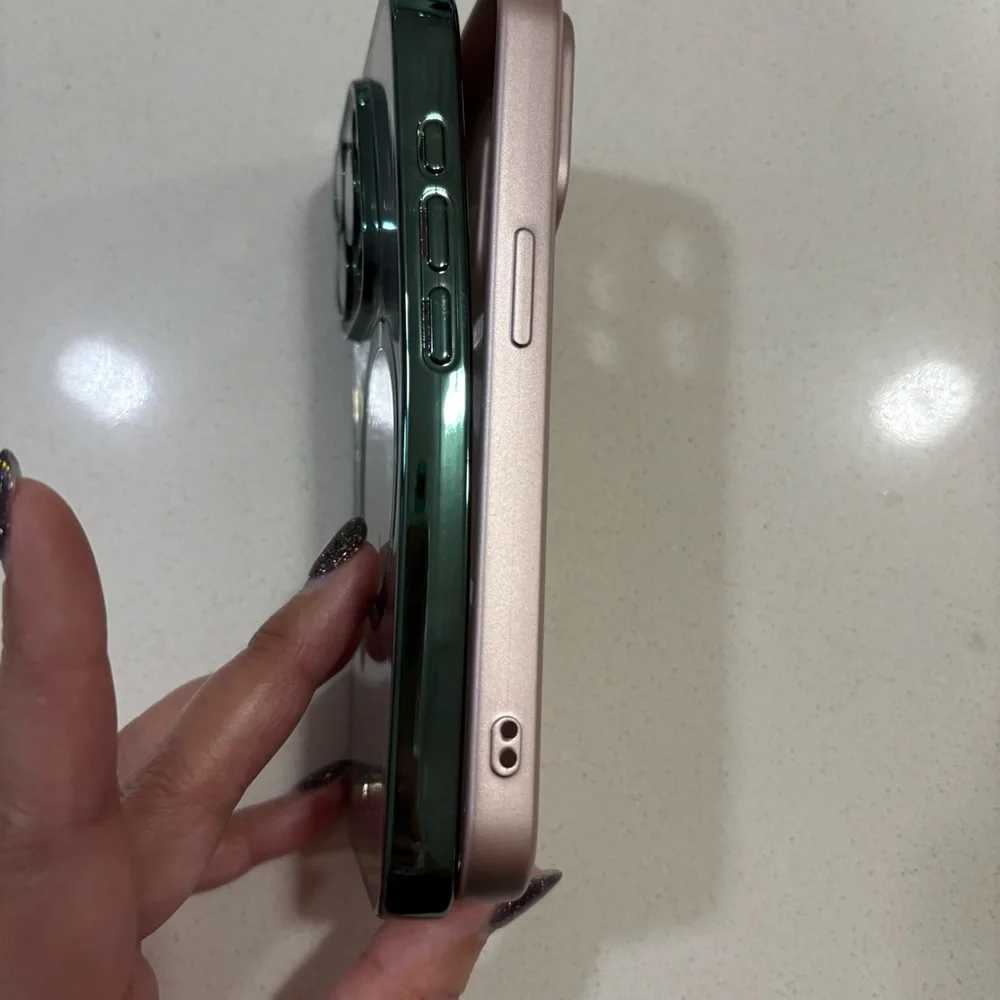 iPhone 15 Pro MagSafe Phone Case - Green and Pink